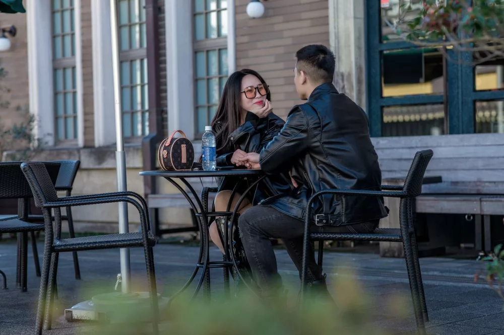 Navigating the World of Midget Dating Apps: A Guide to Connecting for Little People